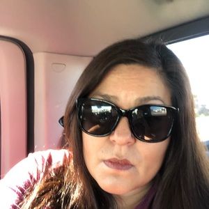 Meet your Posher, Evette